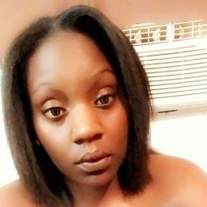 Meet your Posher, Monique